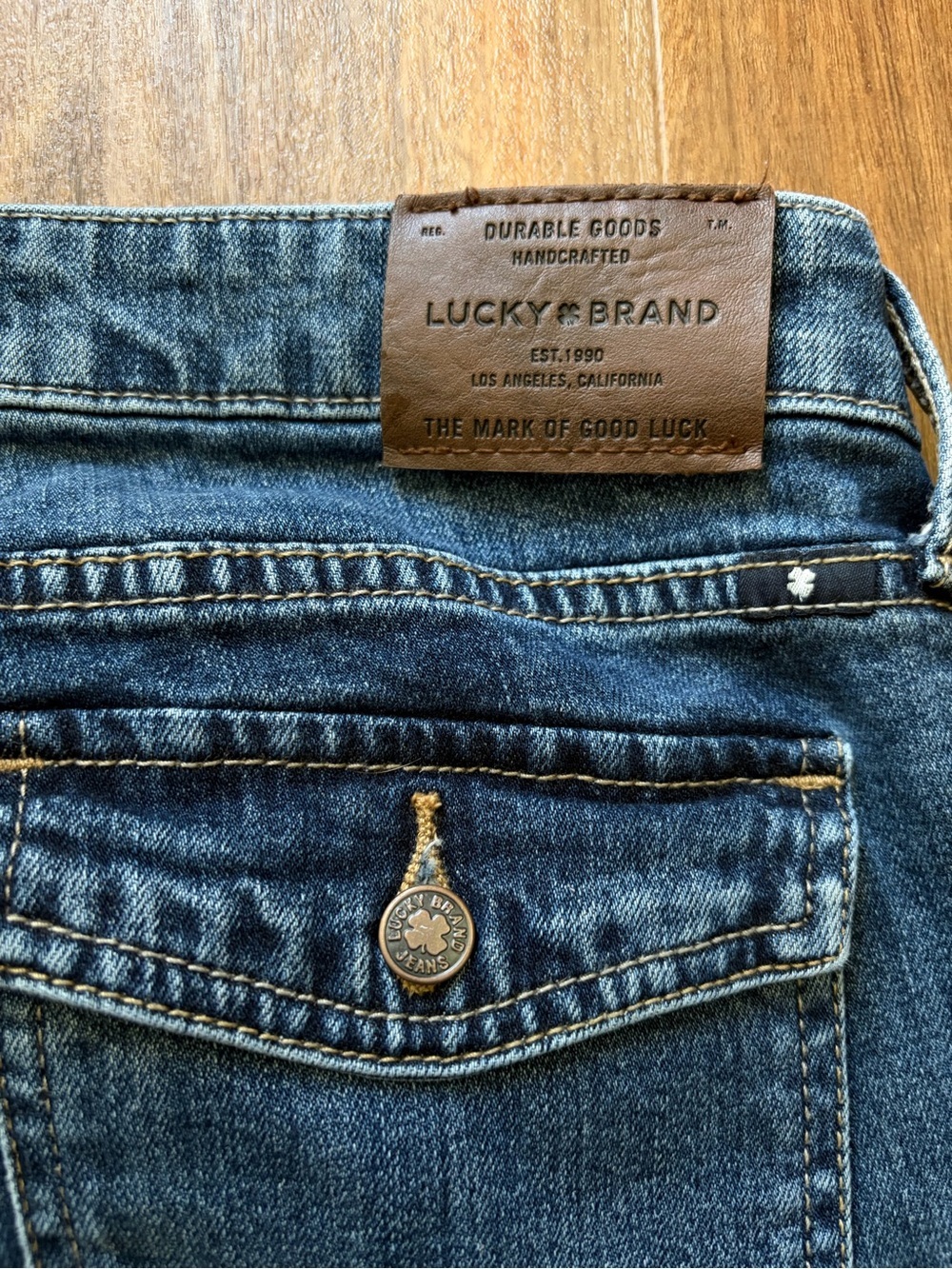 Lucky Brand Sweet Crop Straight Jeans Mid Rise Medium Wash Stretch Denim Casual - Picture 9 of 10